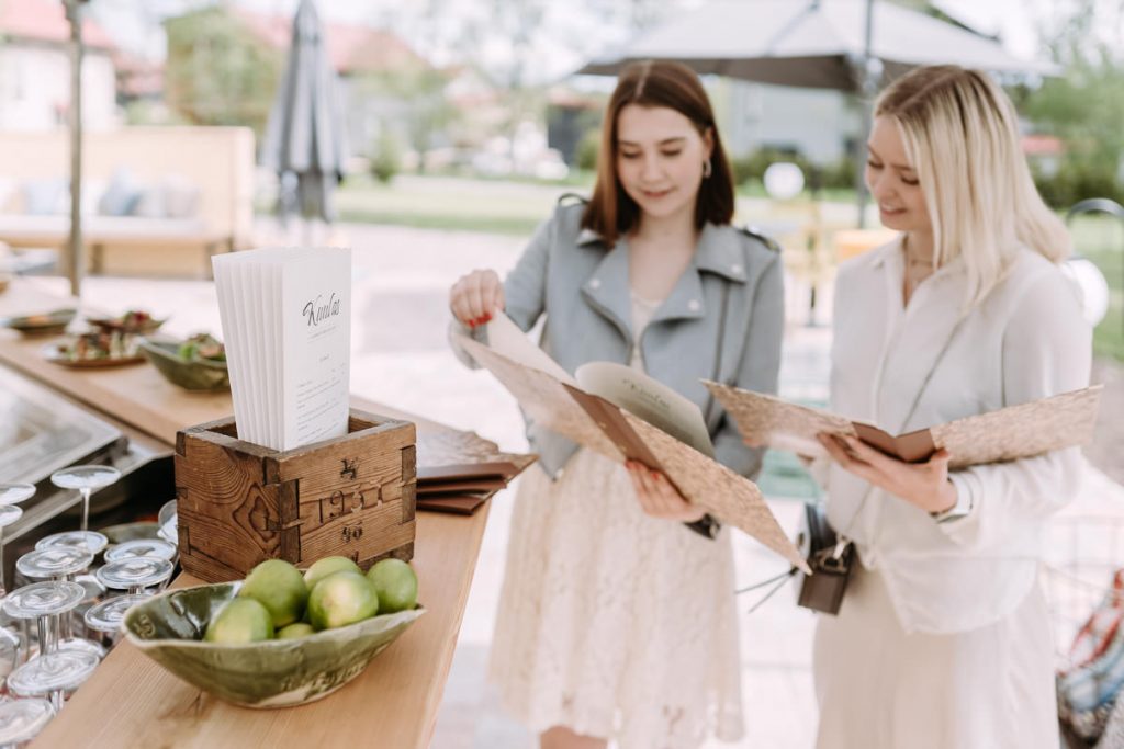 ravintolan avajaiset