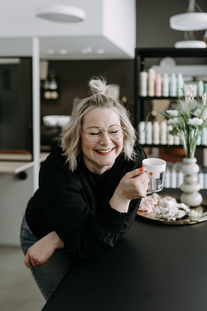 kampaamo brändikuvaus, yrityskuvaus turku , kampaaja valokuvaus